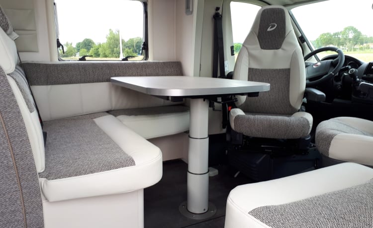 Trend 7057EB 3 – Dethleffs camper voor 2 t/m 4 personen