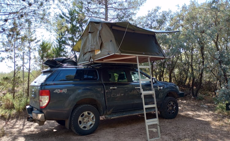 Ford Ranger met daktent voor 3 tot 4 personen