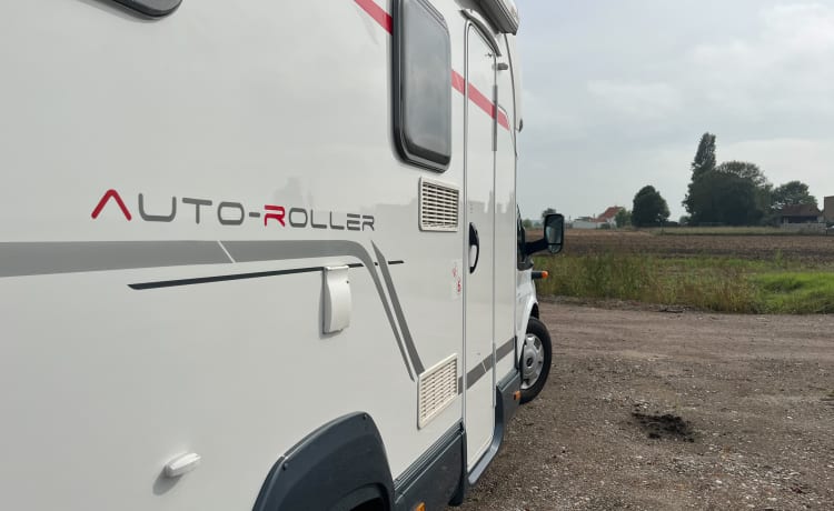 Mobieltje – Luxe familie camper met complete uitzet!