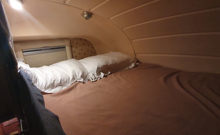 Mabel – 6 Berth Mercedes Auto-Trail 