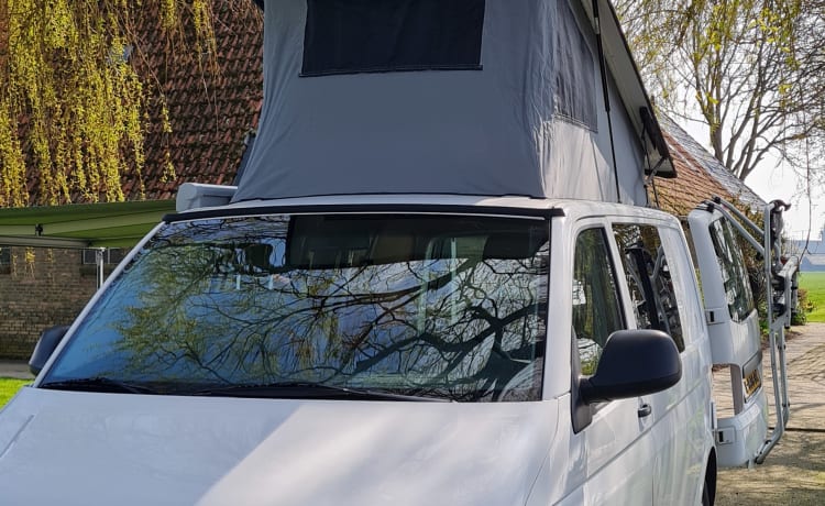 4p Volkswagen camperbus T5 uit 2014