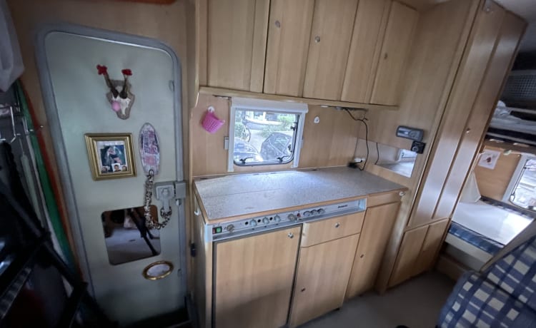 Real family camper! 4p Dethleff's alcove from 1999