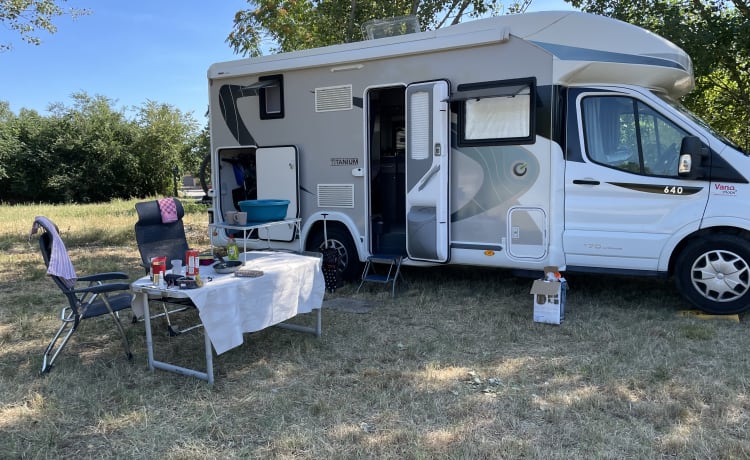 Trampie – Camping-car spacieux pour 2 ou 4 personnes, animaux acceptés