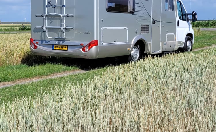 Pluk  – Een heerlijk 4persoons Hymer! Lage instap en gelijkvloers