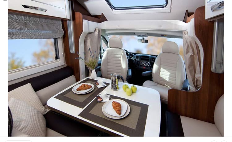 McLouis Sovereign 78 – Camper per 5 persone molto lussuoso e moderno, libertà con vero comfort