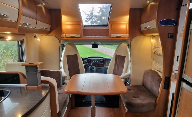 compacte luxe hobby camper met dakairco!