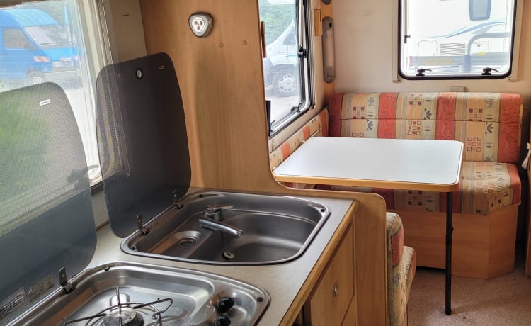 Disco Volante – 6-seater motorhome - For family holidays