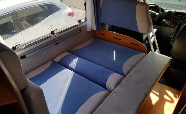 6-person family camper, alcove, Joint Euroliner