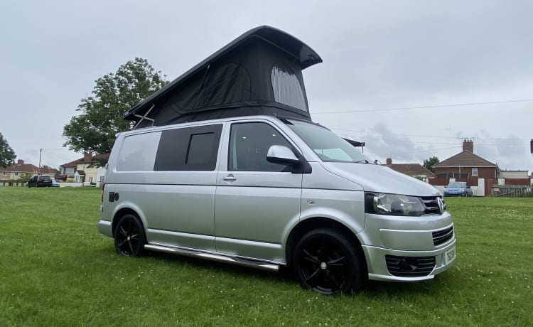 Silver explorer  – VW-Transporter