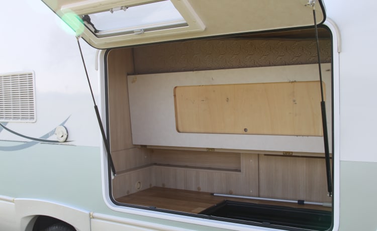 Super Brig 678 - Leuke familie camper voor 7 personen!