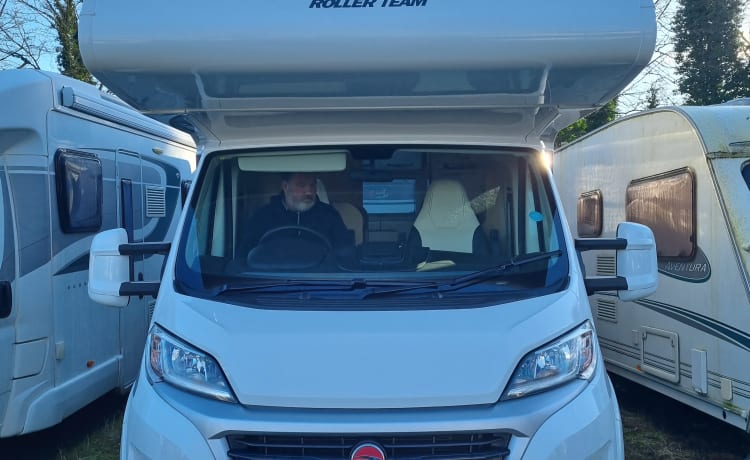 Roller Team  – Luxury Family Motorhome 👪 