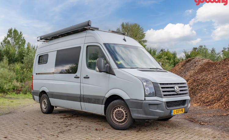 Keesie – Camper per autobus fuori rete Volkswagen Crafter con terrazza sul tetto