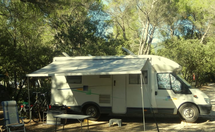 Welcome 74 – Schöner 2-Personen Chausson "Freiheit und Komfort auf Rädern" für den B-Führerschein