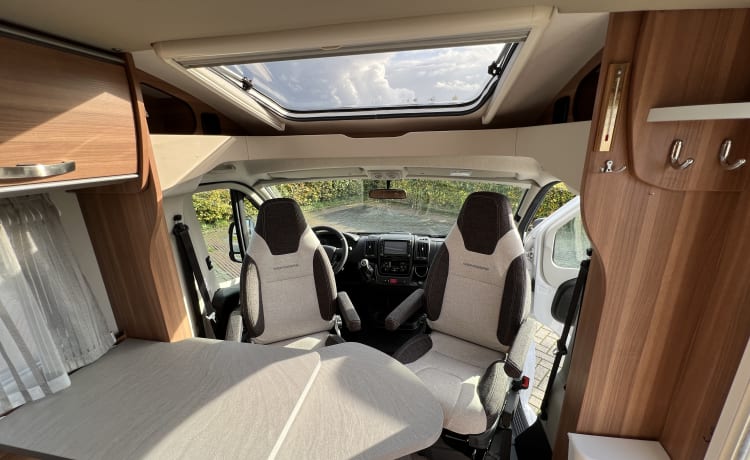 Fijne compacte camper (2020) voor 2 personen