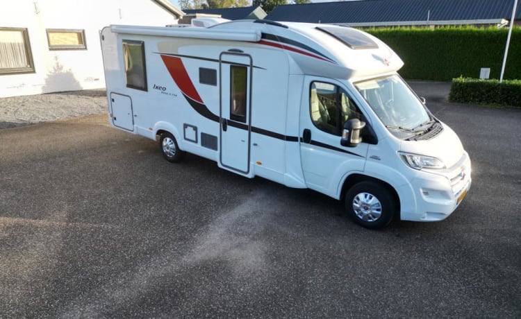 Bürstner/Fiat Ducato semi-integrated from 2016 with full leather upholstery.