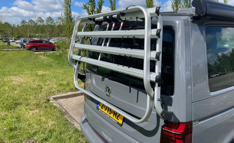 NIEUWE VW California. Zorgeloos op vakantie. Prachtige compacte bus.