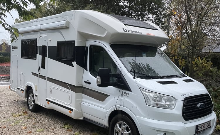 Sanssouci – 4p Benimar semi-integrated from 2018