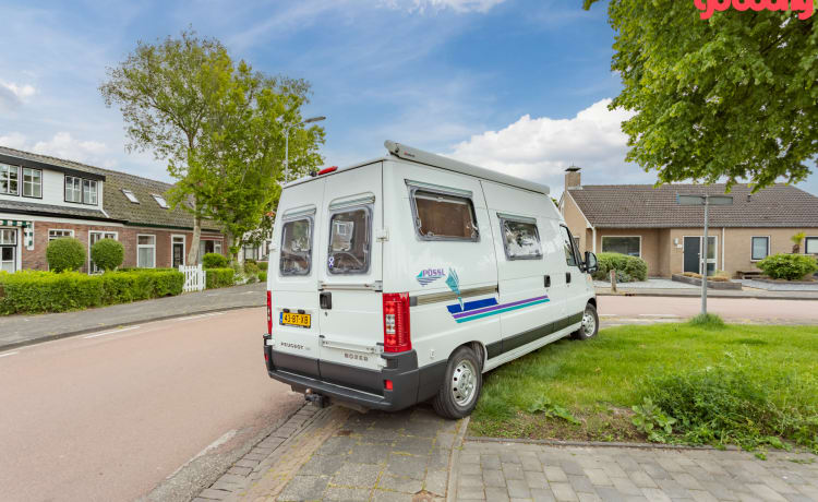 2p Peugeot campervan uit 2003