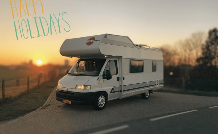 A reliable and cozy 4-5-6 person camper for the best holiday