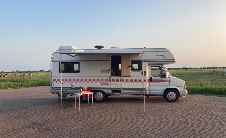 Wonderful spacious family camper for rent