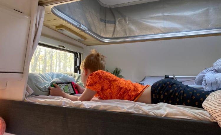 Wilma – Prachtig gepimpte Fiat Burstner Alkoofcamper, 5 pers.