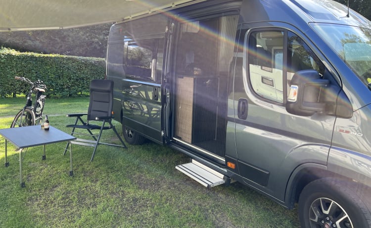 Cliffje  – Sunlight Cliff 640 from 2019 with length beds!