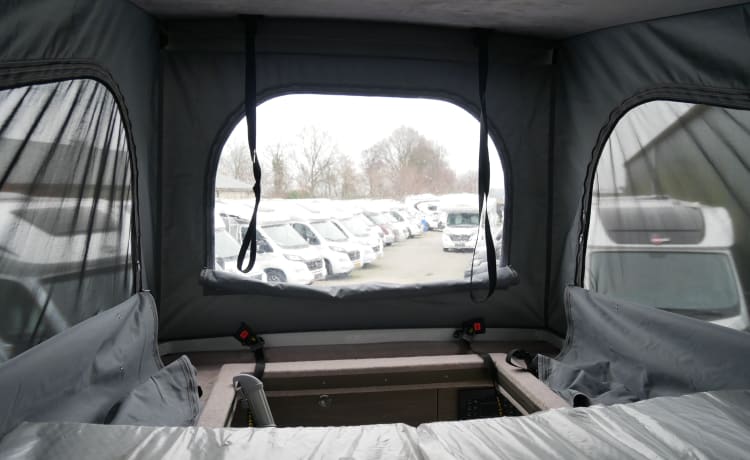 Chausson 6, Bus Camper 6 Mtr Con Tetto Sollevabile Per Dormire, Fino A 6 Pers Dormono!!