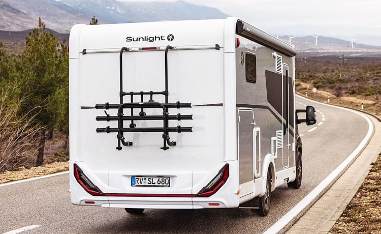 CamperKos – 5 p Sunlight T680 uit 2024 met automaat 