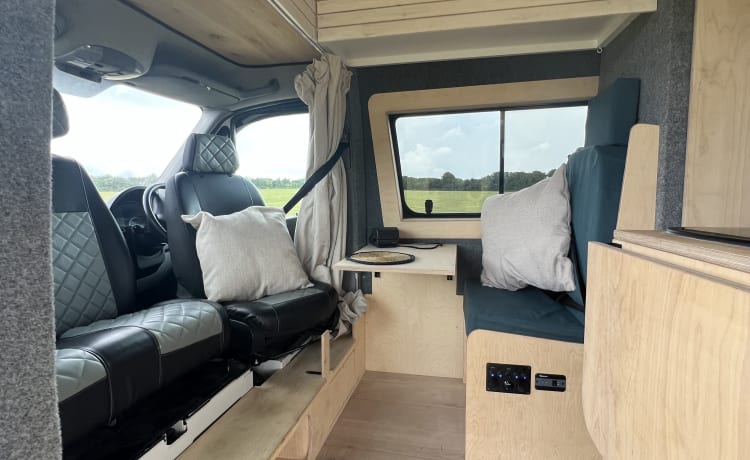 Nomad – 4 berth Volkswagen Crafter 