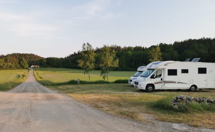 Droom op wielen! -Luxe camper met grote leefruimte!