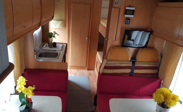 Seven-berth motorhome with double dinette