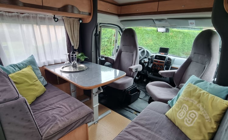 Fijne  2 persoons camper 