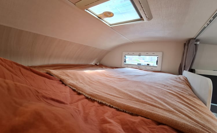 Luxe Familiecamper – Camper familiare di lusso, 7 posti letto, aria condizionata, Wifi