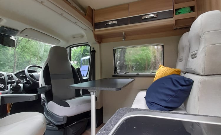 Victor – Fiat Ducato Autosleeper, comfort and convenience for great family tours