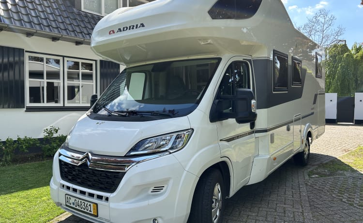 5p Adria Coral XL 670 SL uit 2020 (alkoof)