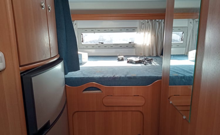 Michel  – Affitto camper 6 posti 6 posti letto