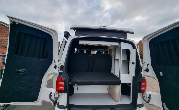 Sebastian  – 4 berth Volkswagen camper 2017