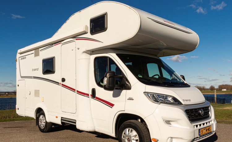 Camping-car luxueux et compact pour 6 personnes avec lits superposés