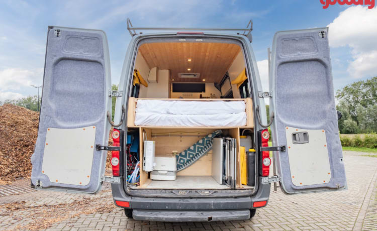 Keesie – Camper per autobus fuori rete Volkswagen Crafter con terrazza sul tetto