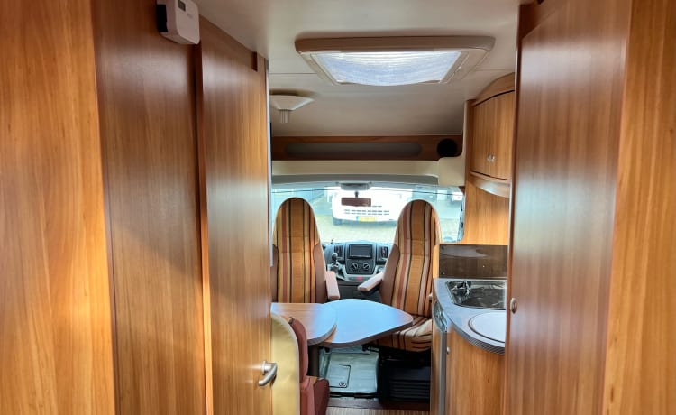 Bürstner camper for 2 people