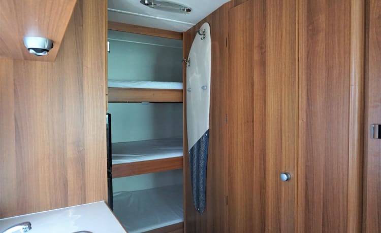 Rimor Katamarano 9 | Alcove | 2013 | 7 places | 3 bunk bed