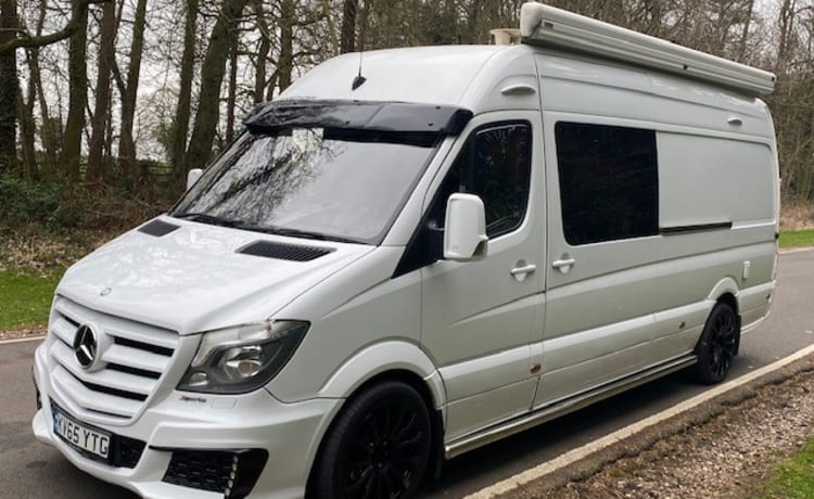 Sport Home  – Mercedes Sprinter Camper Van LWB 4 Couchettes 2015