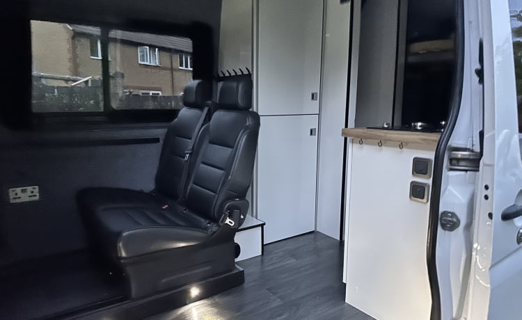 Callie – 5 berth Mercedes-Benz campervan from 2014