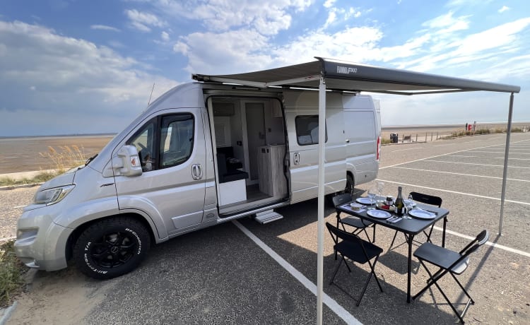ebikemotorhome – Camping-car Fiat 2-3 couchettes prise en charge à 11h00 retour à 15h00