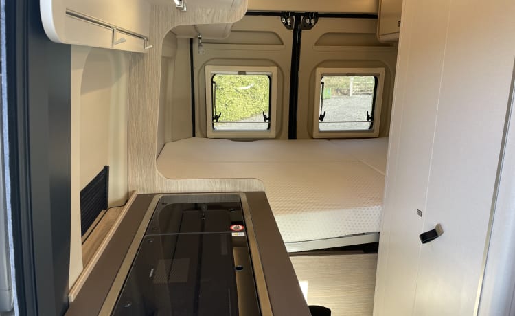 The MAD Van – Pop-up 4p Bürstner campervan uit 2023