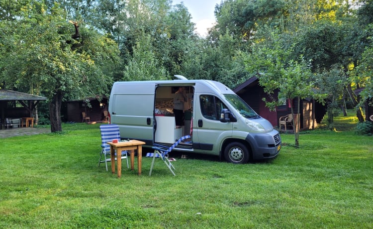 Zelfbouw Fiat Ducato – Chris and Maria's bus