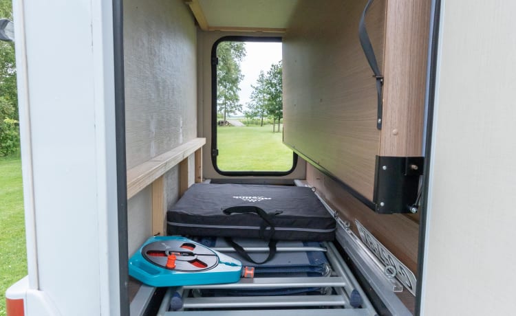 Brutus – 2018 - Luxe Hymer Carado met 6 slaapplaatsen met veel comfort