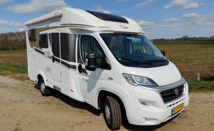 Camping-car luxueux, moderne et compact