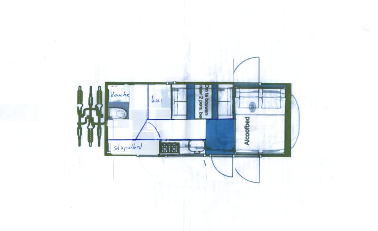 6-person Fiat with bunk bed, air conditioning, solar panels