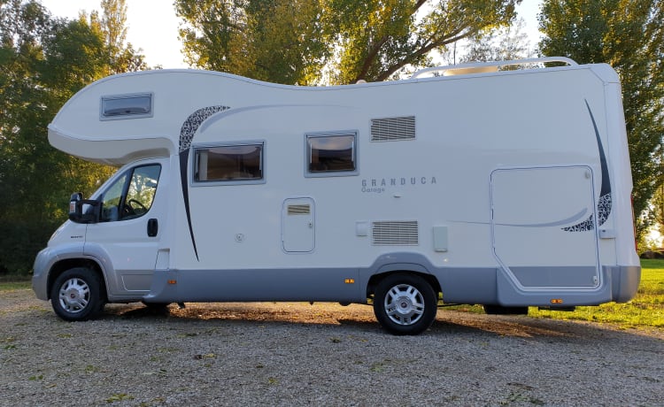 RollerTeam2 – Camping-car de luxe Rollerteam, 5 ceintures et beaucoup d'espace de rangement, entièrement meublé